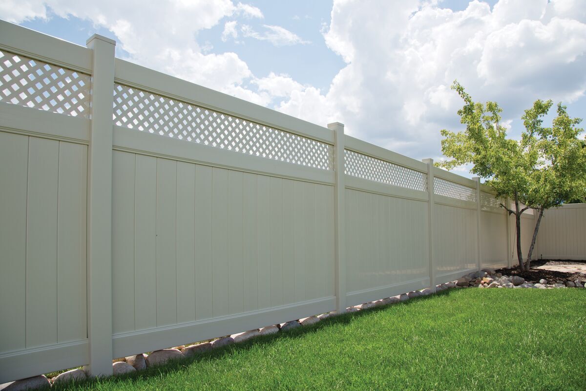 Catalyst Tybee Vinyl Privacy Fence with Lattice Accent Top - Lifestyle Image