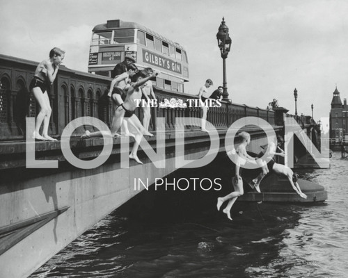The Times London in Photos 9780008711320 Hardback