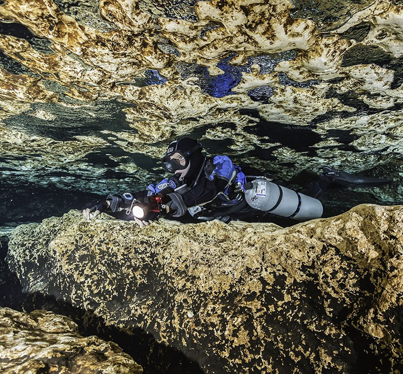 GUE Sidemount Cave