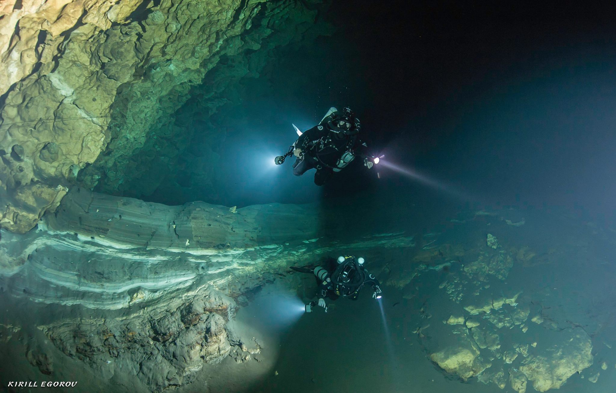 Alachua Sink: Florida's Hydrological Gem & Cave Diving Site