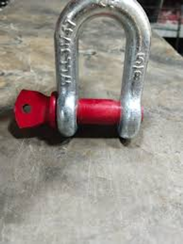 A front-facing view of the Haugen 3TS 3 Ton Shackle, showcasing its 1/2” size and smooth, polished finish. A front-facing view of the Haugen 3TS 3 Ton Shackle, showcasing its 1/2” size and smooth, polished finish.