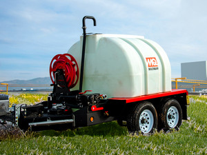 Side view of the Multiquip WT8C water trailer showing the full 800-gallon tank mounted on a dual-axle trailer with safety reflectors and fenders.