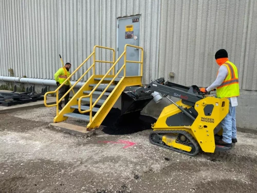 Wacker Neuson SM60 Mini Skid Steer - Kohler Gas Engine, 24.9 HP, 35.5" wide w/out bucket