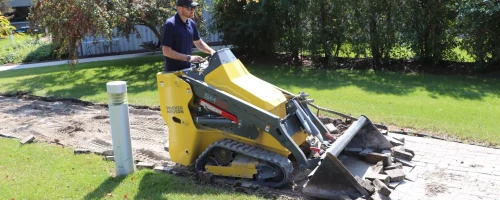 Wacker Neuson SM60 Mini Skid Steer - Kohler Gas Engine, 24.9 HP, 35.5" wide w/out bucket