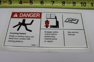 Genie Lift Part # 133092GT - DECAL,CRUSH HAZARD,USE SAFETY, EA