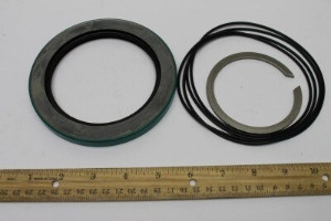 Genie Lift Part # 33447GT - SEAL KIT,TORQUE HUB ( 32953 ), EA