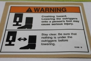 Genie Lift Part # 72186GT - DECAL,WARNING,CRUSHING HAZARD, EA