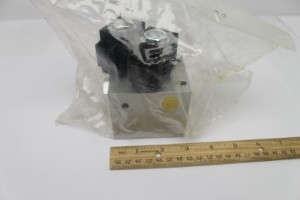 Genie Lift Part # 216602GT - MANIFOLD, BRAKE 2-SPEED, EA