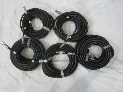 Close-up view of the JLG 2902472 hose kit showing durable hydraulic hose construction and reinforced fittings.