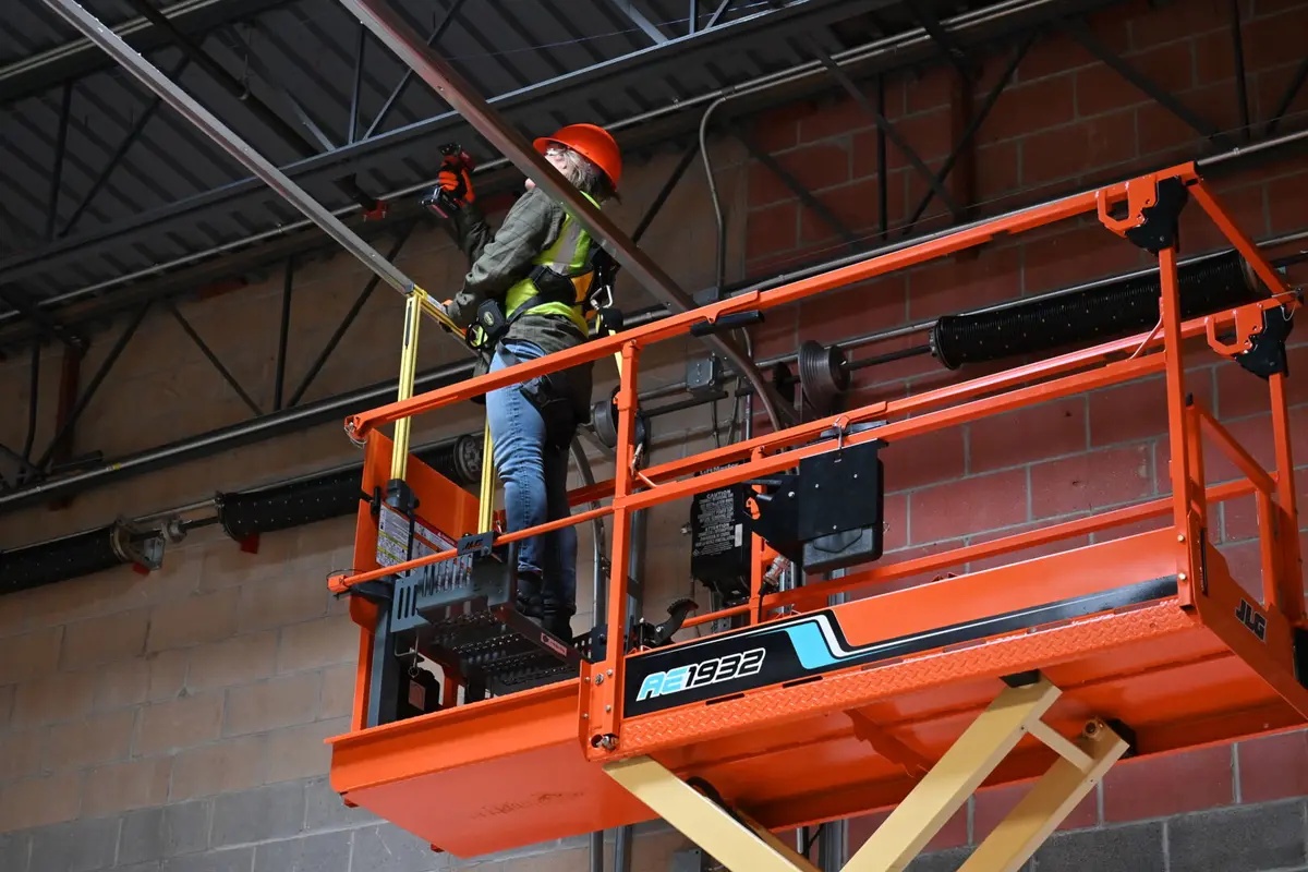 JLG Part # 1001313348 | KIT,SCISSOR MID RAIL DECK, EA