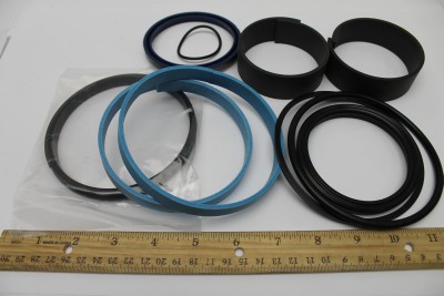 Genie Lift Part # 215460GT - SEAL KIT, LIFT CYLINDER, EA