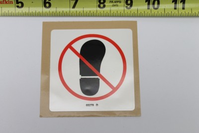 Genie Lift Part # 65278GT - DECAL,CAUTION,NO STEP, EA