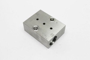 Genie Lift Part # 74051GT - MANIFOLD,ROTATOR 200 DEG., EA