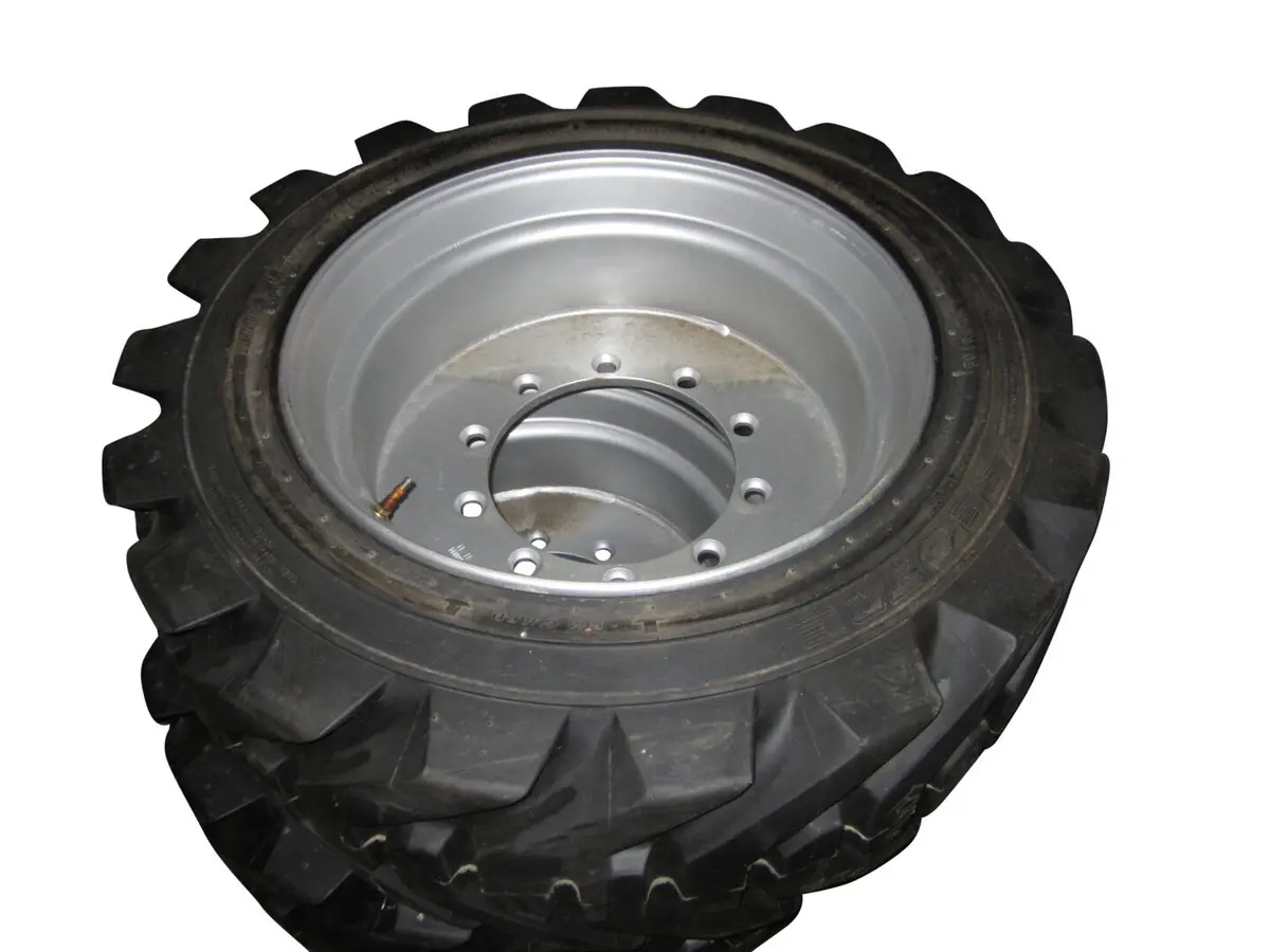 JLG Part # 0271086 - 15-625 FF TIRE,WHEEL (RH), EA - subs to 7025049