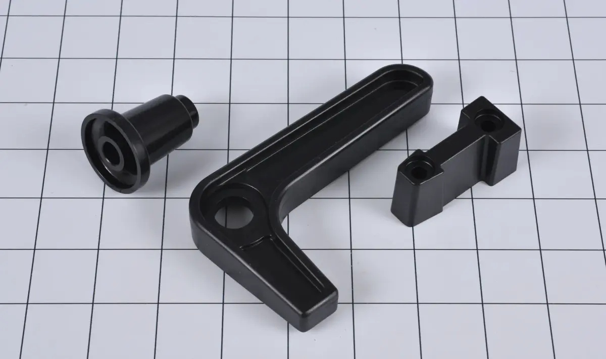 JLG Part # 1001081244 | LATCH,WINDOW, EA