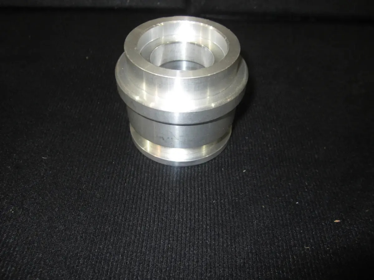 JLG Part # 1680892 | CYL, HEAD 2.88 X 2.38 6061-T6, EA