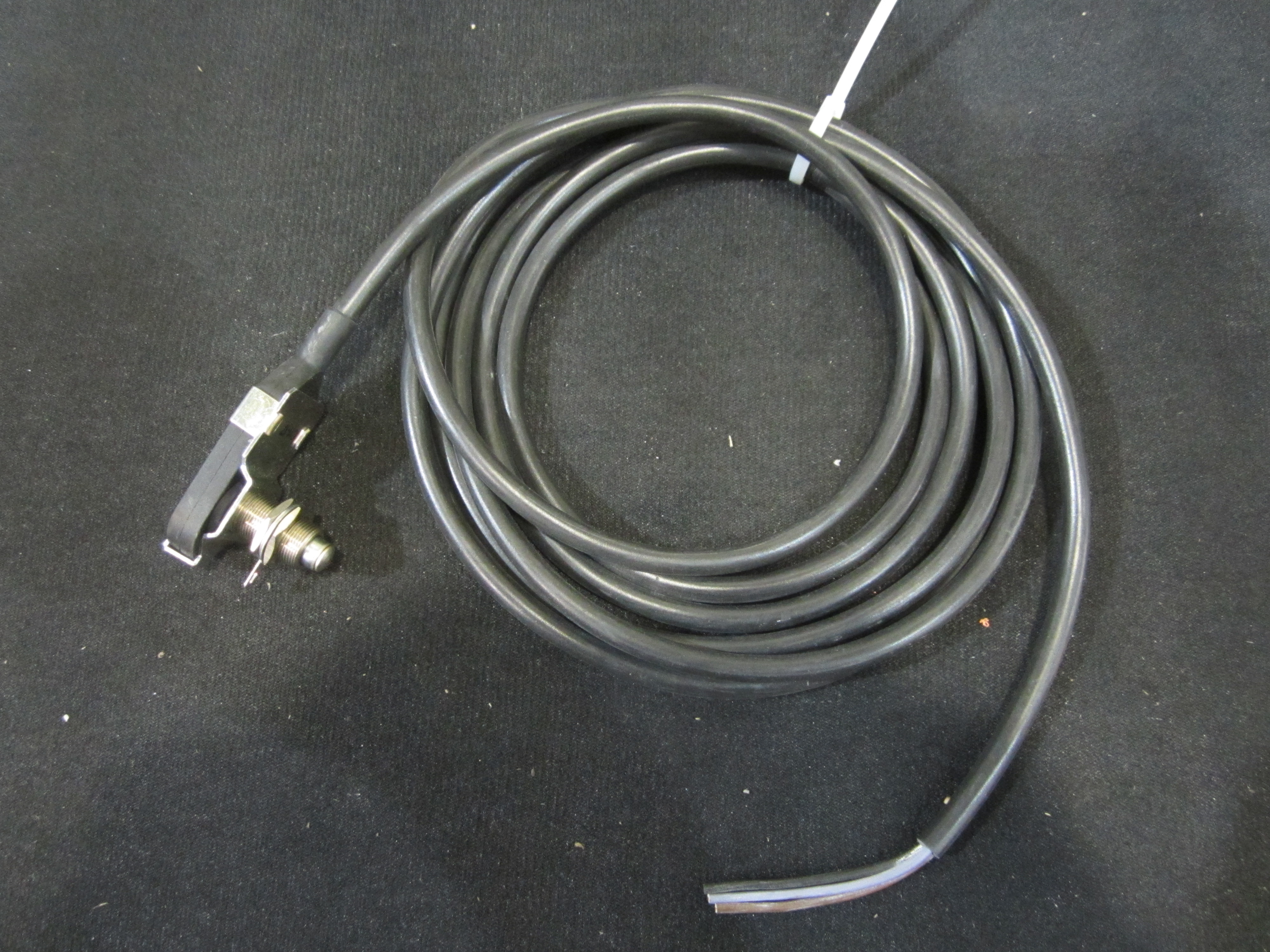 JLG Part # 19616 | MASTER CYL CAP (ACTUATOR, HYD, EA