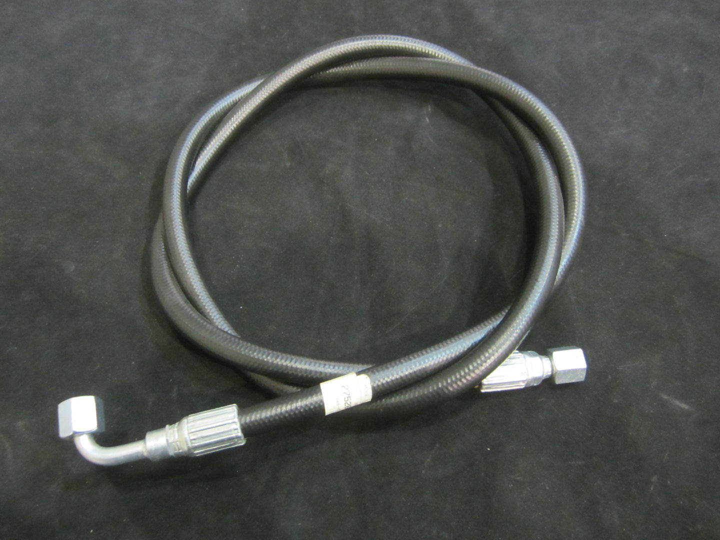 JLG Part # 2752611 | HOSE, HYD .38X74.00, EA JLG Part # 2752611 | HOSE, HYD .38X74.00, EA