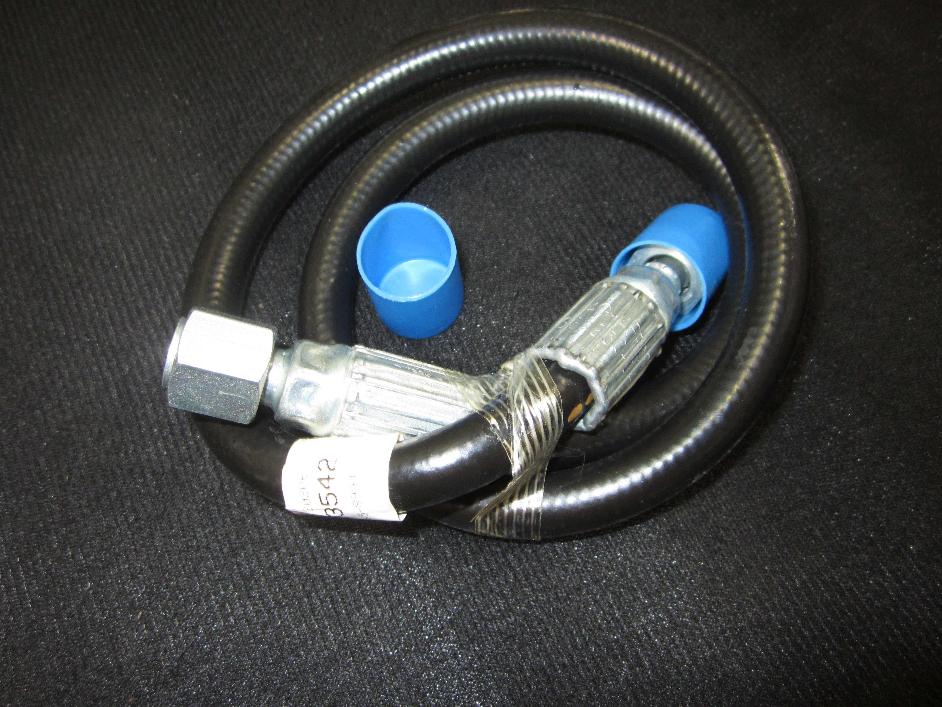 JLG Part # 2753542 | HOSE, 1/4 X 30"STR X STR, EA