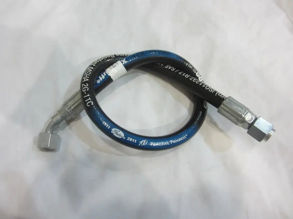 JLG Part # 2753577 | HOSE,.38X28.00 STRX45, EA