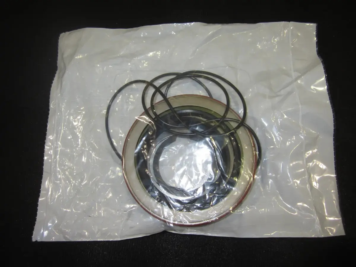 JLG Part # 2900034 | KIT,  SEAL SWING TORQUE HUB, EA