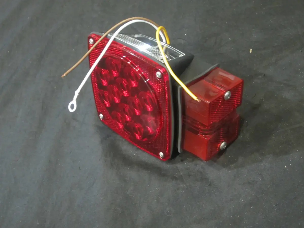 JLG Part # 2920200 | LIGHT, TAIL ROAD SIDE LED, EA