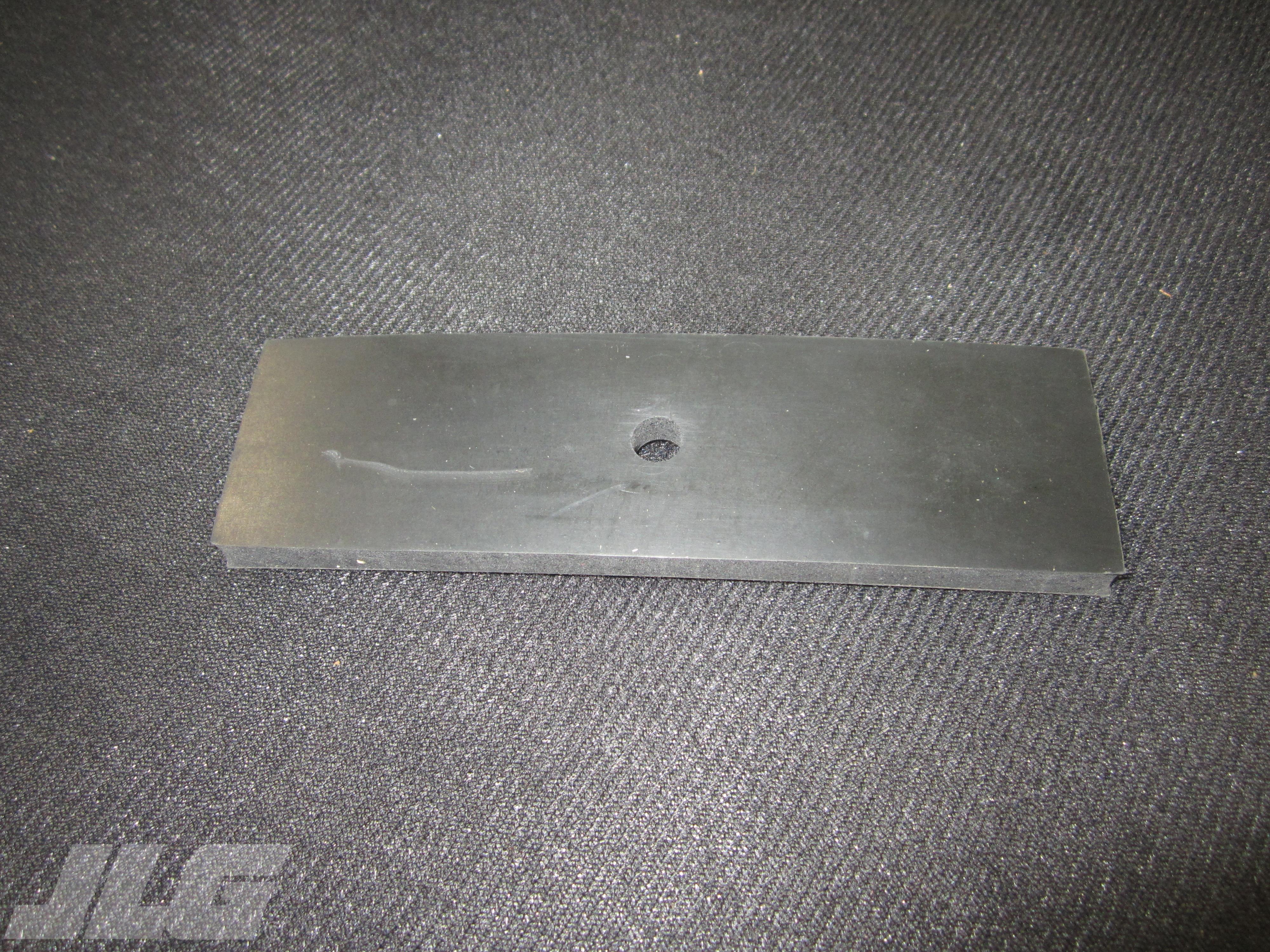 JLG Part # 4070994 - SHIM,NEOPRENE .25X1.50X5.13, EA