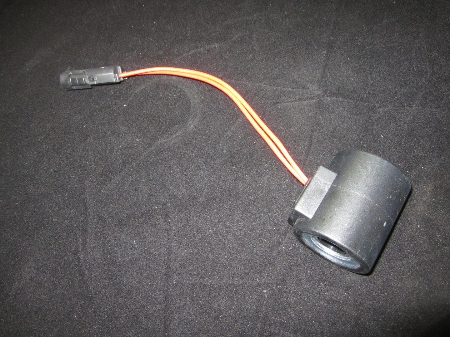 JLG Part # 7021610 - COIL, EA JLG Part # 7021610 - COIL, EA