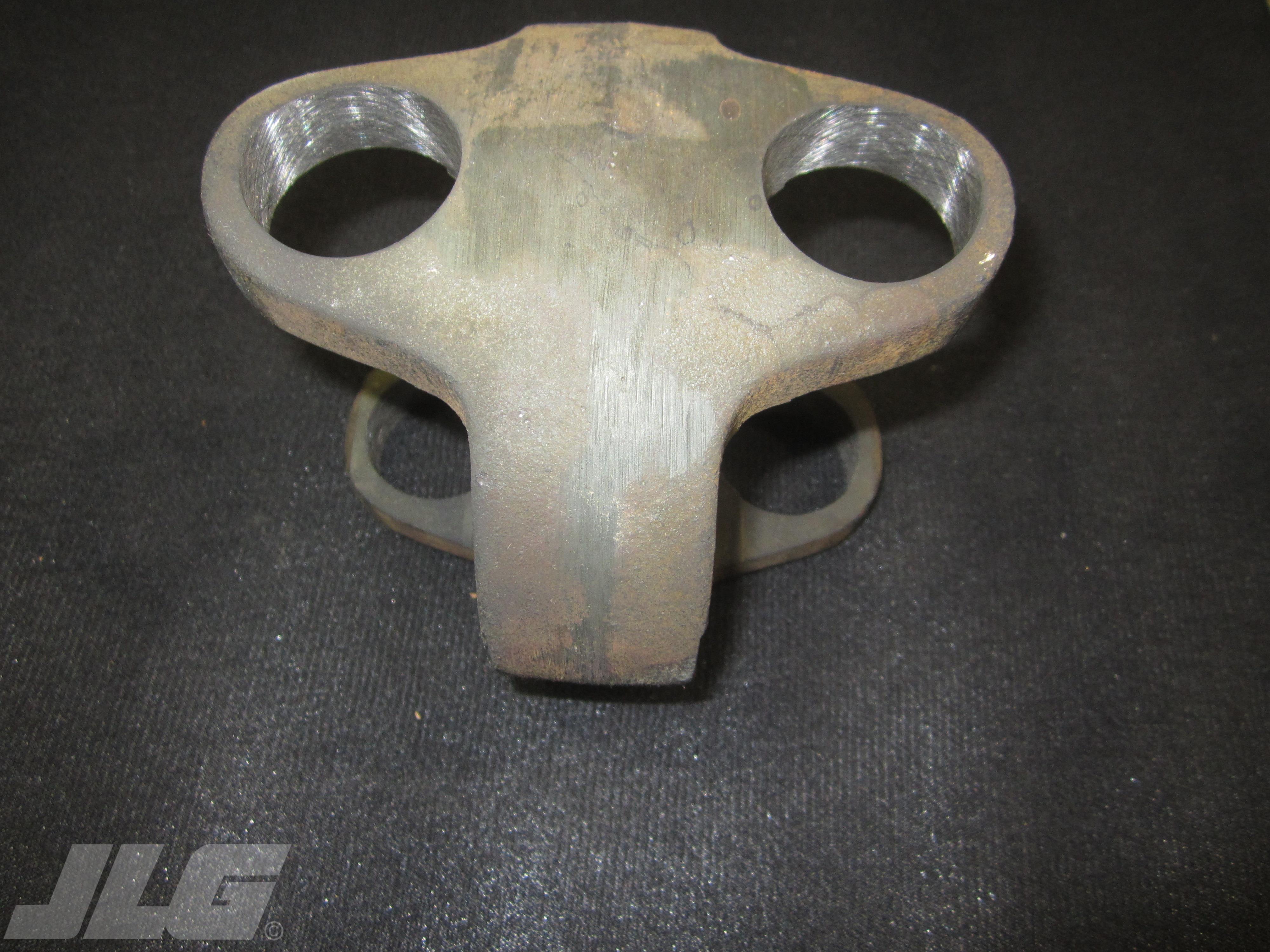 JLG Part # 8032874 - YOKE CENTER, EA