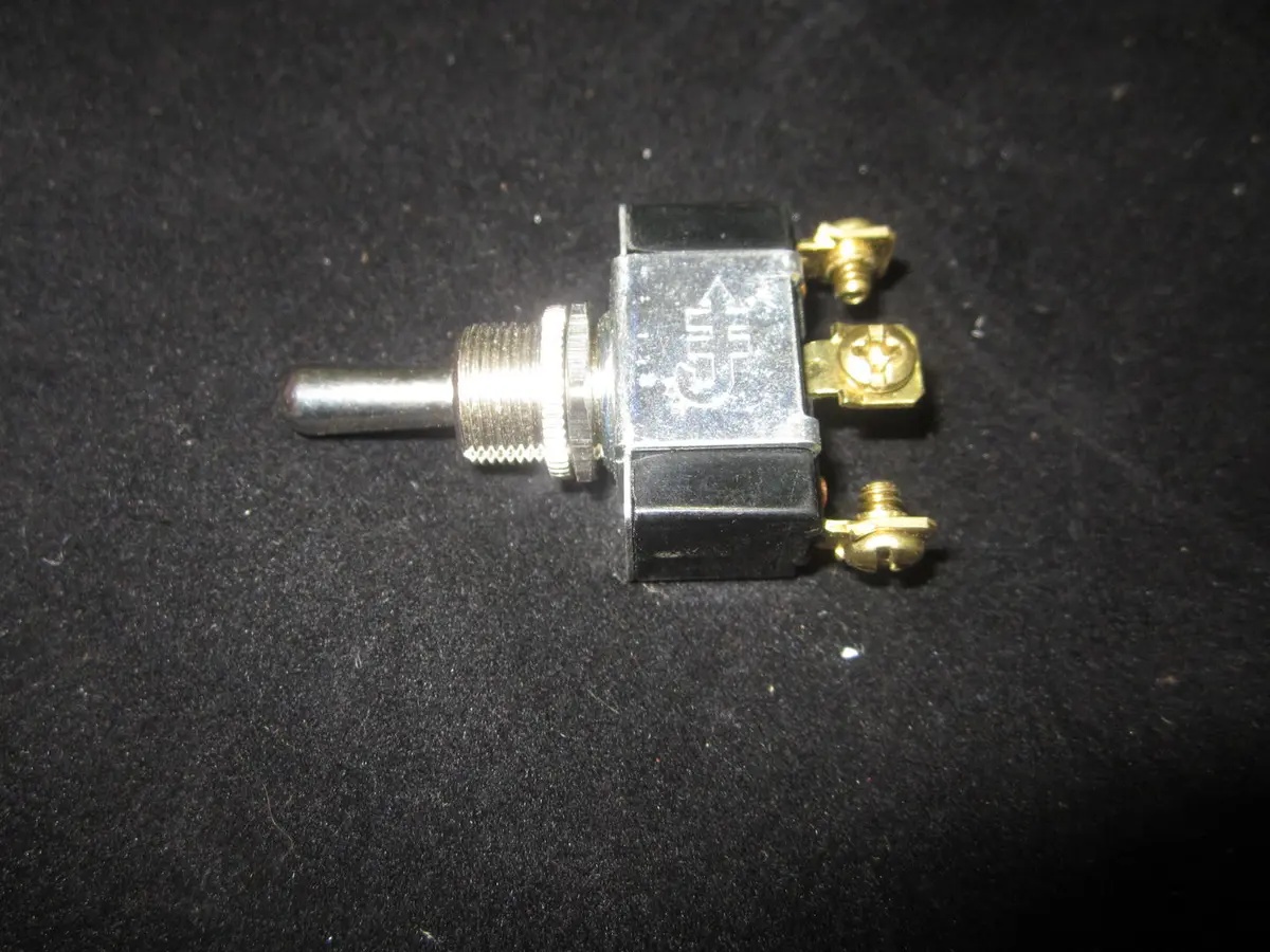 JLG Part # 8223221 | SWITCH, SINGLE POLE THROW, EA