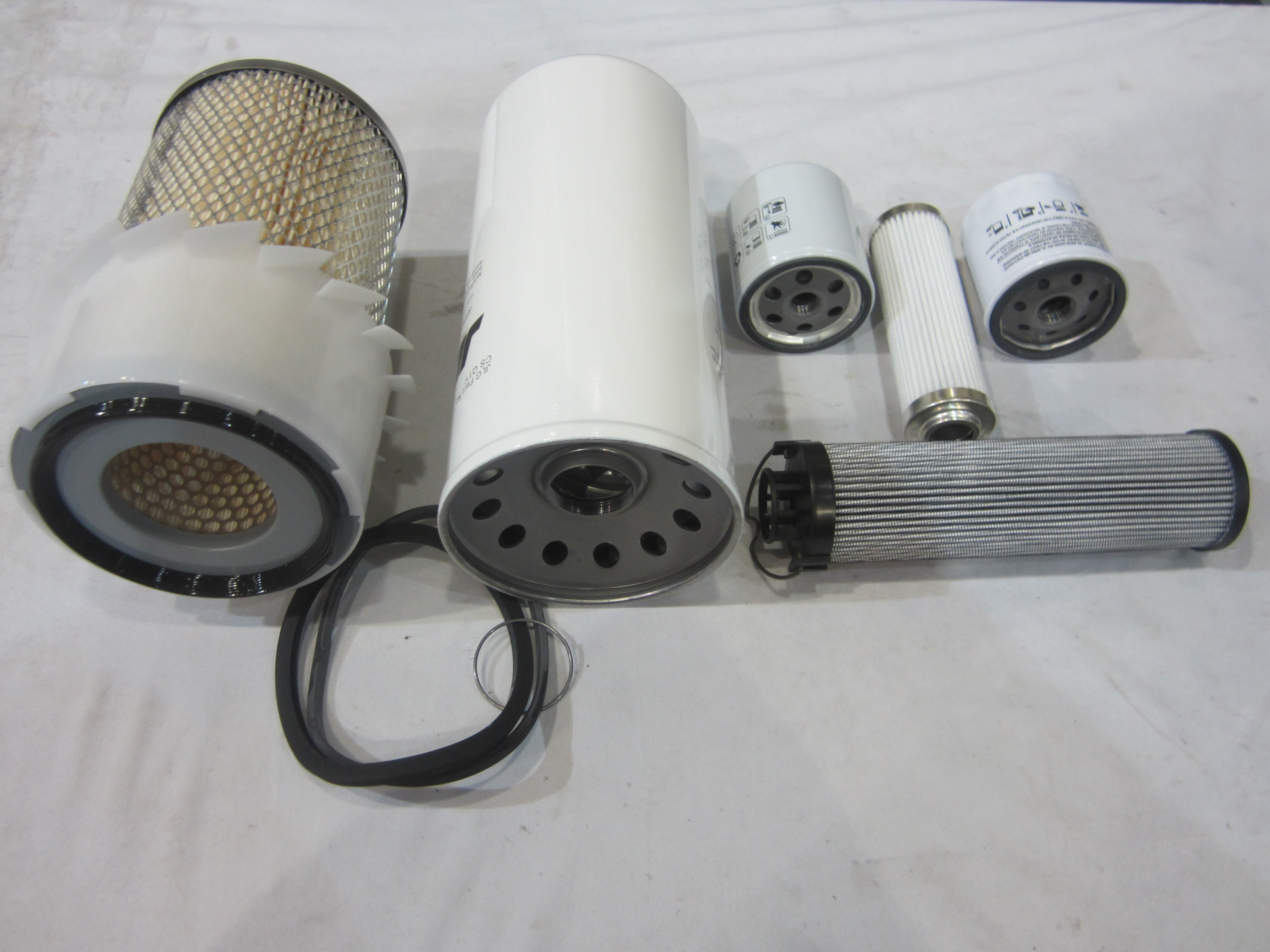 JLG Part # 2910927 | KIT, FILTER, EA