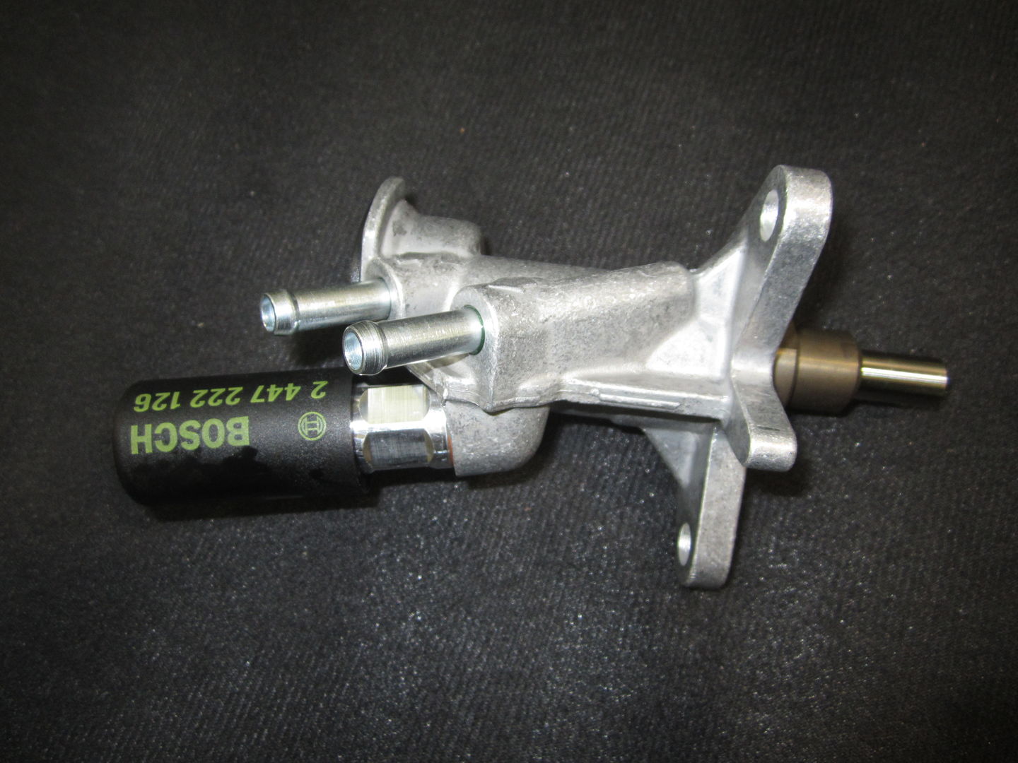JLG Part # 111668GT - GN-PUMP,FUEL SUPPLY-W/PRIMER, EA
