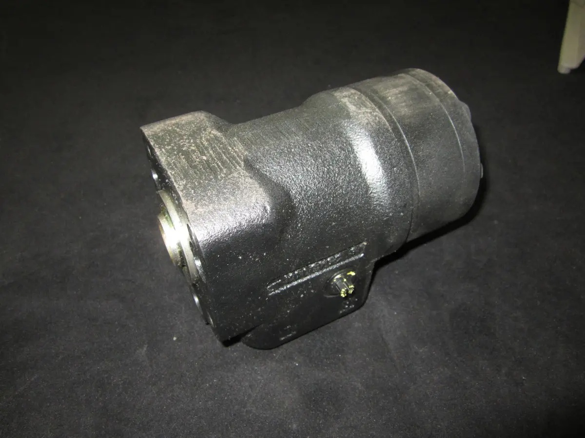 JLG Part # 4641521 | VALVE,STEERING, EA