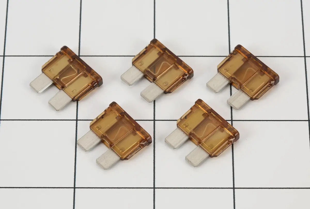JLG Part # 806703-002 | CW-FUSE 5AMP 5PK, PK