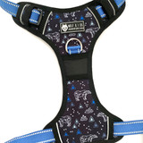 Wolf & I Co. Premium Large No Pull Dog Harness features front clip attachment to stop dogs pulling while walking. It also features stainless steel D ring leash attachments at the front and back, reflective weave and a handle for added control.
