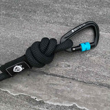 The Wolf & I Co. Sensei black dog Leash features a secure locking carabiner in black.