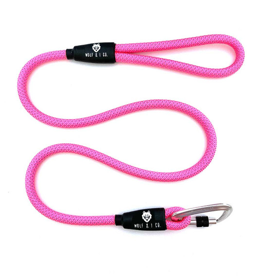 This bright pink dog leash with lavender weave is sure to turn heads! Introducing Bubblegum, this rope dog leash has been designed with only the finest pure silk yarn cores and dual outer sheath for a strong yet light leash for everyday use.