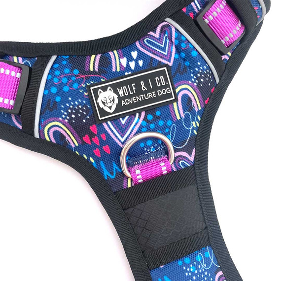 Ensure your dog stands out from the pack in the  Heart Throb Large Anti Pull Dog Harness.