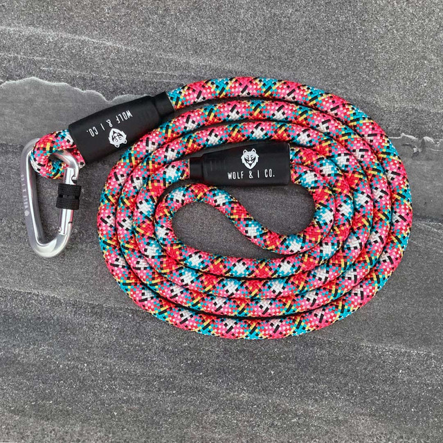 Wolf & I Co. Senorita 6ft rope dog leash is made of ultra-strong nylon climbing rope. Nylon is lightweight, weatherproof, and will not mildew or fray (unlike cotton rope leashes). 