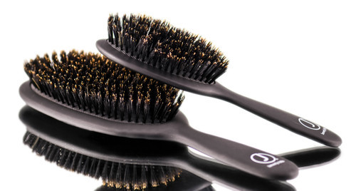 J Beverly Hills Cushion Brush