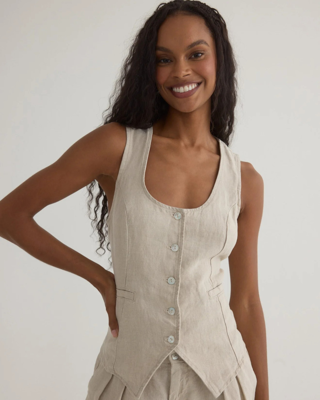 AMOMENTO　SCOOP NECK TWO WAY VEST Scoop Neck Vest - Linen Sand