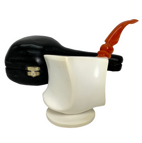 Bekler Signed Freehand Standing Meerschaum Pipe Bekler Signed Freehand Standing Meerschaum Pipe