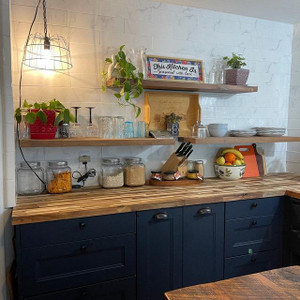 The Versatility of 4-Foot Floating Shelves: From Kitchen Decor Display to Storage Solutions