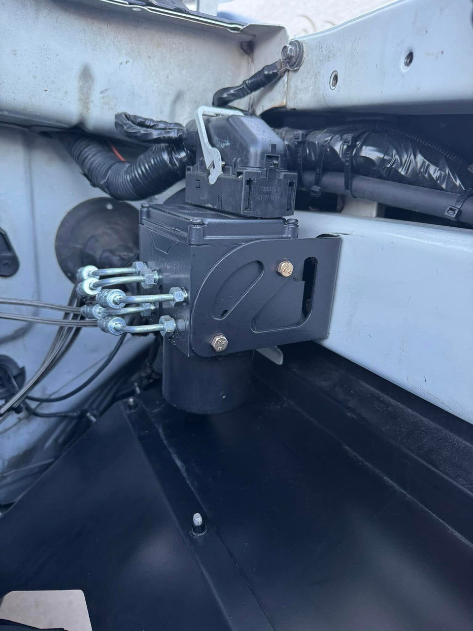 ABS Module Mount (06-09)