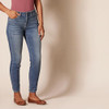 AMAZON ESSENTIALS WOMEN'S MID RISE CURVY SKINNY JEAN SIZE 6 MEDIUM WASH New