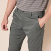 AMAZON ESSENTIALS MEN'S SLIM-FIT STRETCH GOLF PANT SIZE: MEN 33X30 - GRAY