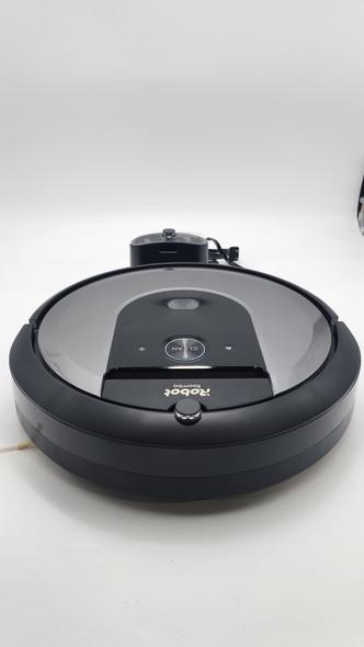 iRobot Roomba i8 Self-Emptying Vacuum Cleaning (No Clean Base) - Silver, Black