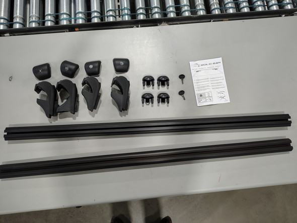 OMTEC CARRYTEC 47IN UNIVERSAL LOCKABLE ROOF RACK BOLD-BAR V1 BLACK