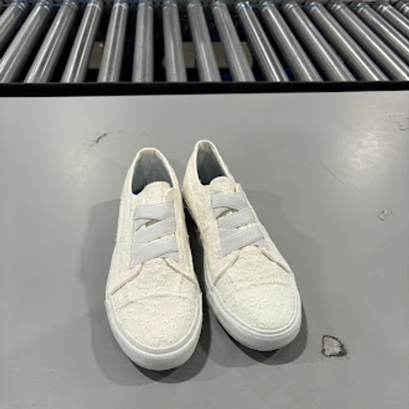 BLOWFISH MALIBU WOMEN'S MARLEY FASHION SNEAKER - 9 - WHITE FLOWERS DESIGN BLOWFISH MALIBU WOMEN'S MARLEY FASHION SNEAKER - 9 - WHITE FLOWERS DESIGN