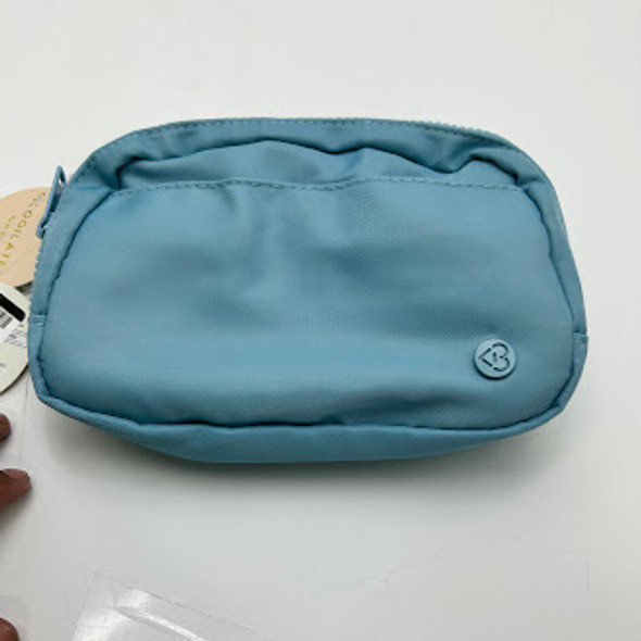 BLOGILATES THE TEAL ZIPPER POUCH WITH A CUTE HEART LOGO - TEAL New BLOGILATES THE TEAL ZIPPER POUCH WITH A CUTE HEART LOGO - TEAL New